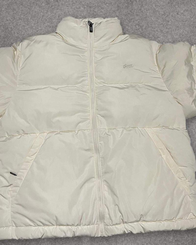 Puffer oversize blanc cassé, vue de face – Stylesme