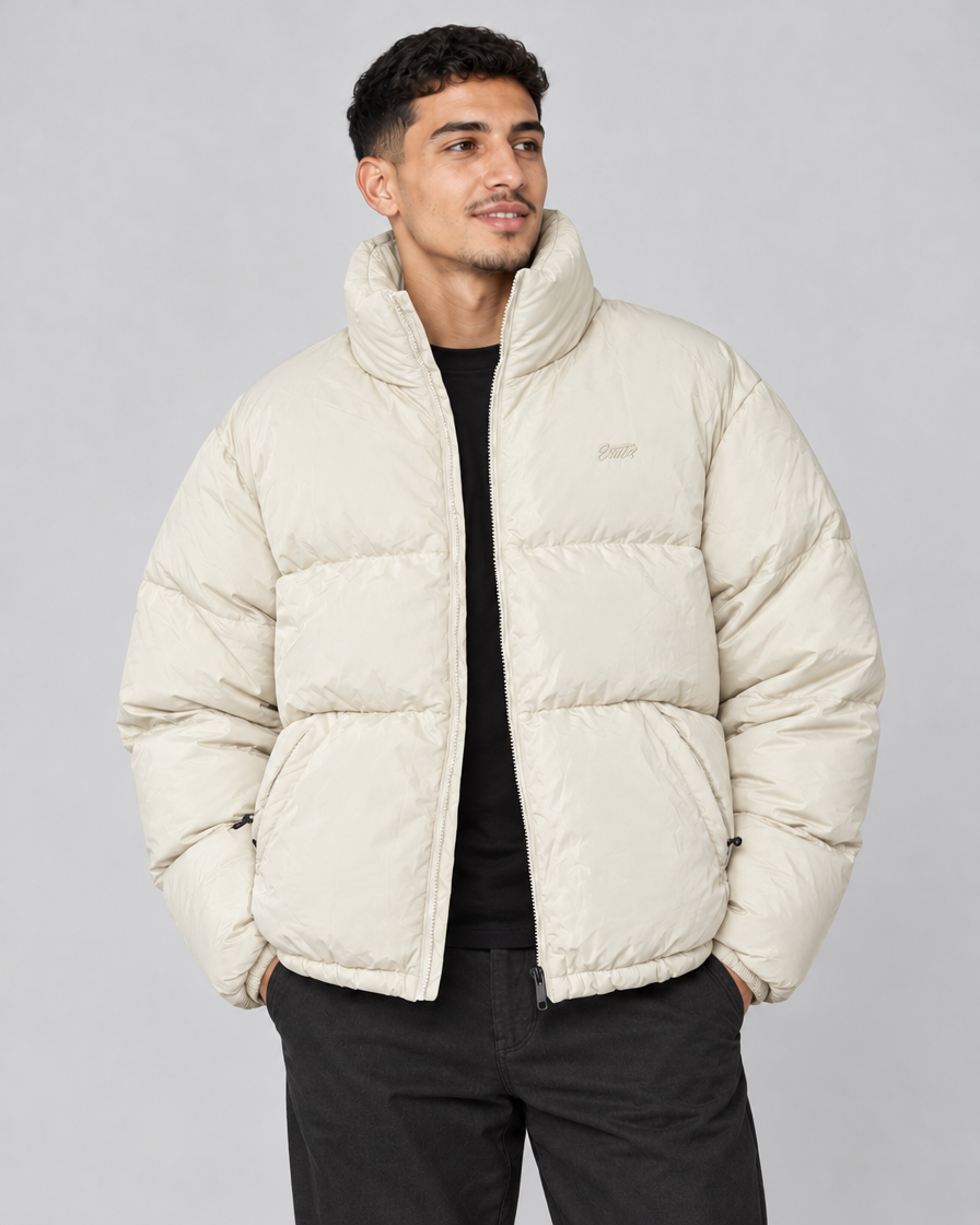 Puffer oversize blanc cassé homme porté – Stylesme
