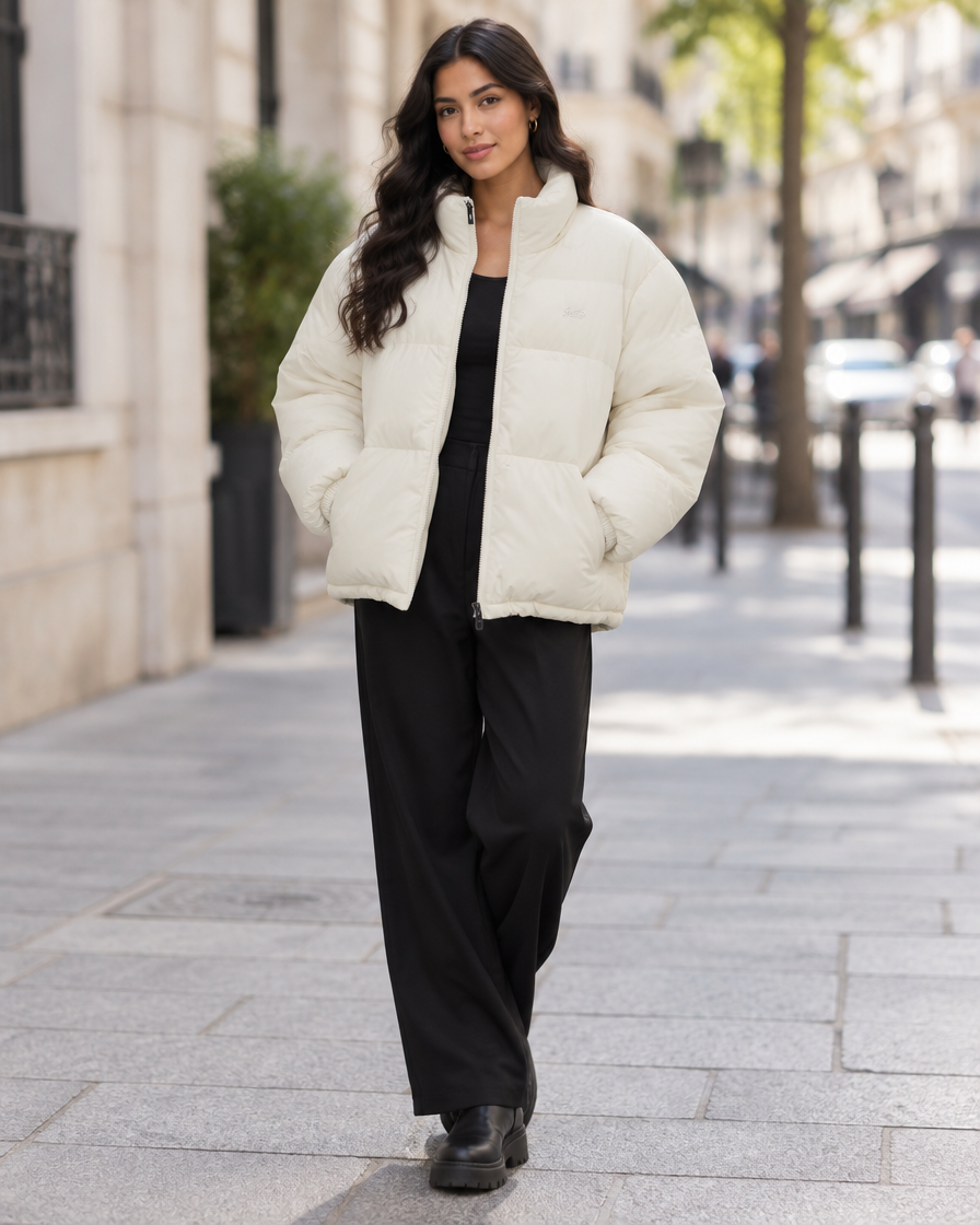 Puffer oversize blanc cassé femme porté en ville – Stylesme